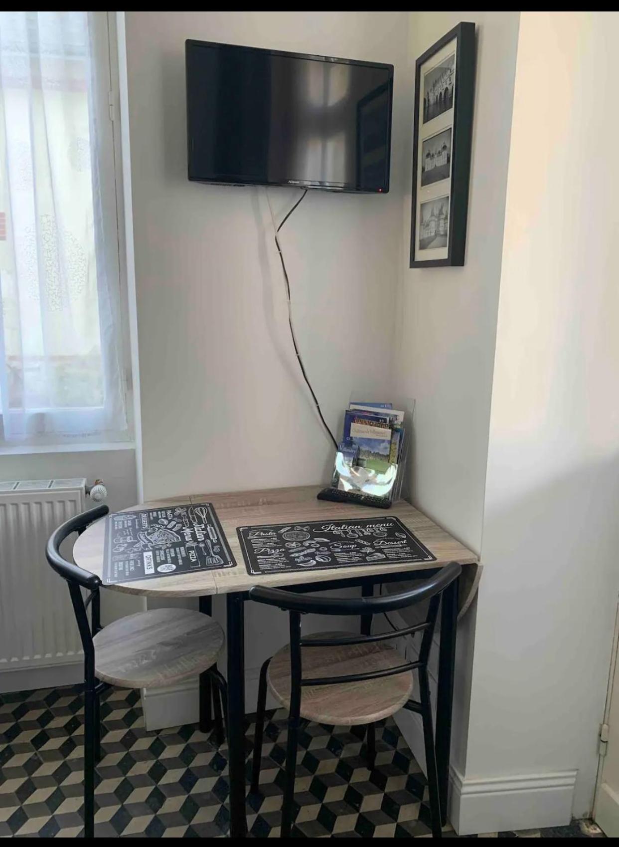 Chez Chris Hotel Cour Cheverny Bagian luar foto